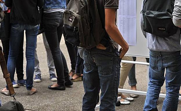 Estudiantes adolescentes en una imagen de archivo.