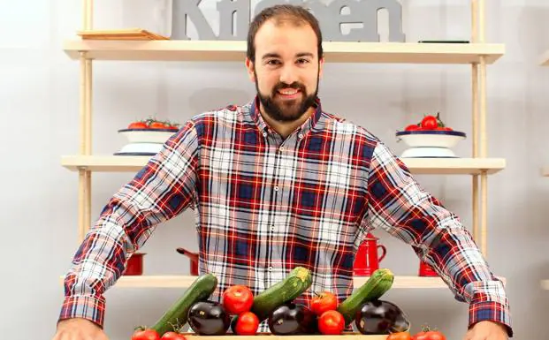 El nutricionista Aitor Sánchez, autor de 'Mi dieta cojea' asegura que comer  bien no es caro | Diario Sur