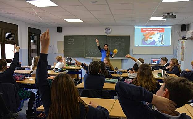 Participantes en 'Valor-Arte', programa de prevención en colegios de INPAVI. 