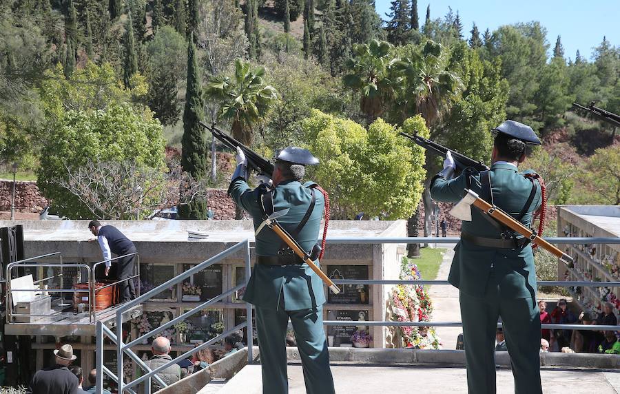 Numerosos familiares y compañeros del cabo primero malagueño han acudido a los actos funerarios que han tenido lugar en Parcemasa