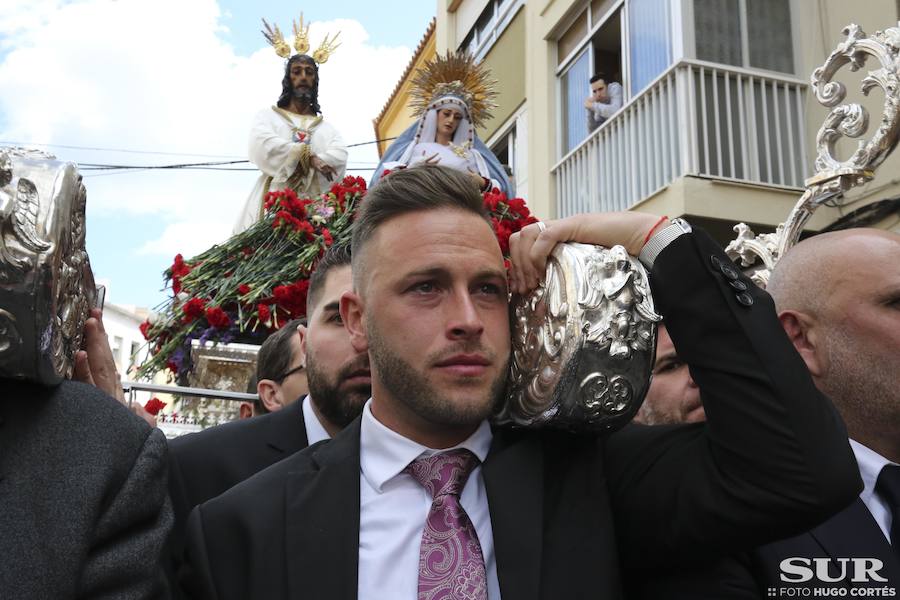 Miles de personas se reúnen en la plaza de San Pablo en la Trinidad y acompañan al Cautivo y a la Virgen de la Trinidad en el traslado a la casa hermandad