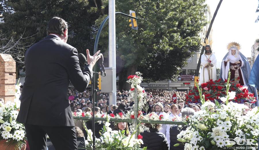 Miles de personas se reúnen en la plaza de San Pablo en la Trinidad y acompañan al Cautivo y a la Virgen de la Trinidad en el traslado a la casa hermandad