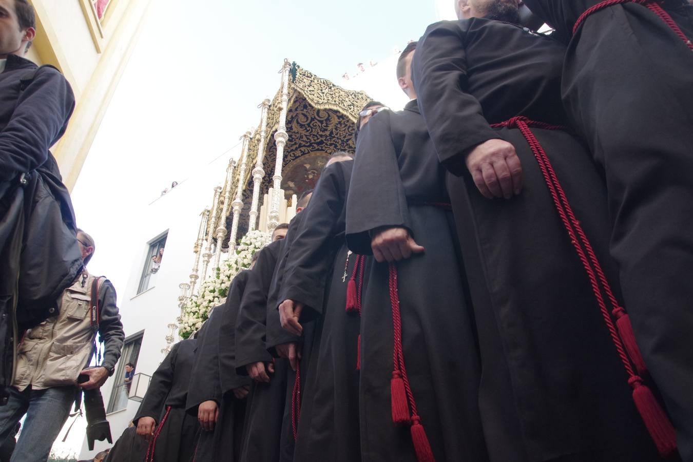 Imágenes de los cortejos de Rocío, Penas, Nueva Esperanza, Estrella, Rescate y Sentencia