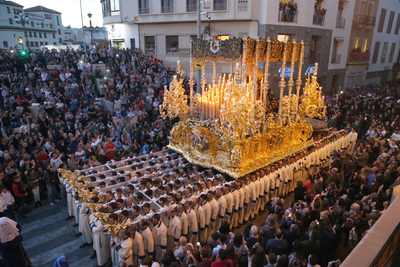 Imágenes de la cofradía de Jesús de la Puente del Cedrón y María Santísima de la Paloma en el Miércoles Santo de la Semana Santa de Málaga de 2018. 