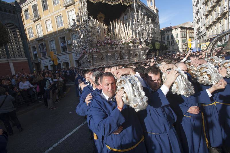 Así ha sido el desfile procesional de la Cofradía de la Sagrada Cena durante la Semana Santa 2018.