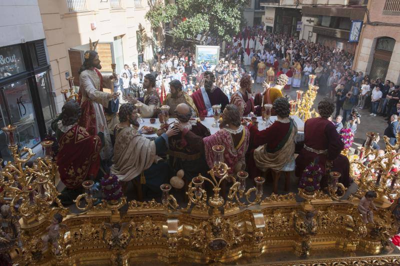 Fotos de los desfiles de Santa Cruz, Cena, Viñeros, Mena, Misericordia, Zamarrilla, Esperanza y Vera Cruz