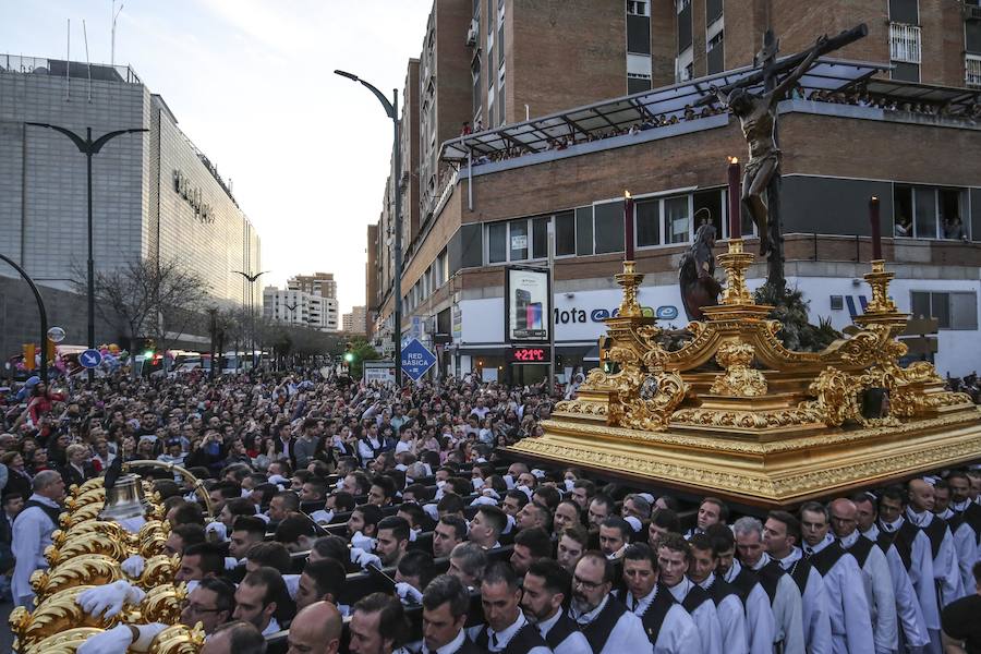 La procesión de la Cofradía de Mena de este Jueves Santo por las calles de Málaga