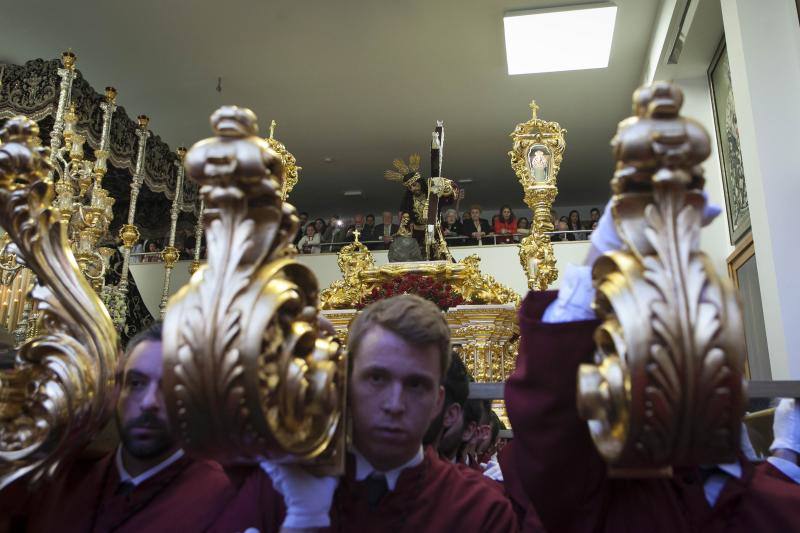 Fotos de los desfiles de Santa Cruz, Cena, Viñeros, Mena, Misericordia, Zamarrilla, Esperanza y Vera Cruz