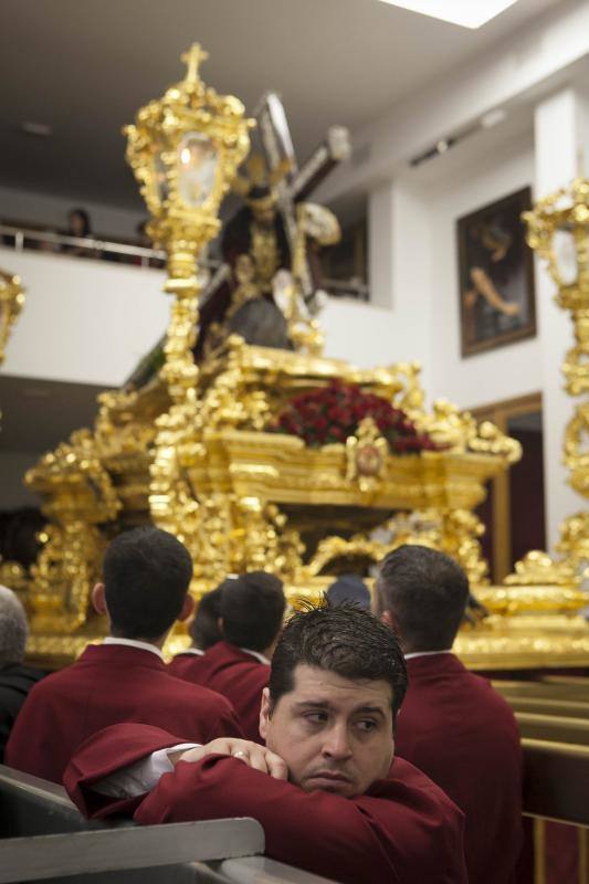 Fotos de los desfiles de Santa Cruz, Cena, Viñeros, Mena, Misericordia, Zamarrilla, Esperanza y Vera Cruz