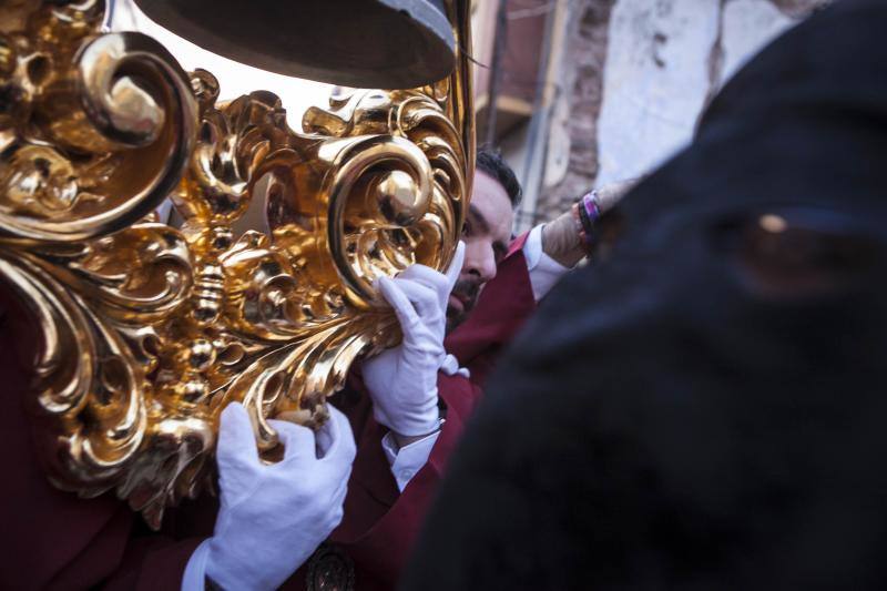 Fotos de los desfiles de Santa Cruz, Cena, Viñeros, Mena, Misericordia, Zamarrilla, Esperanza y Vera Cruz