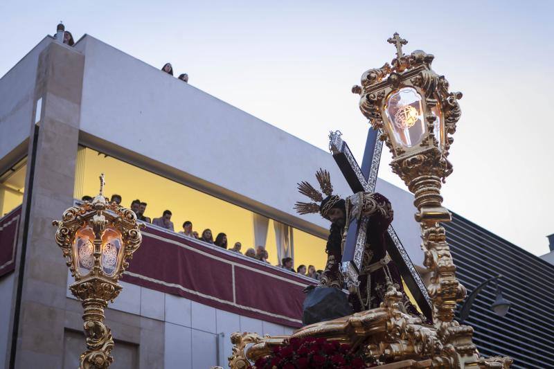 Fotos de los desfiles de Santa Cruz, Cena, Viñeros, Mena, Misericordia, Zamarrilla, Esperanza y Vera Cruz