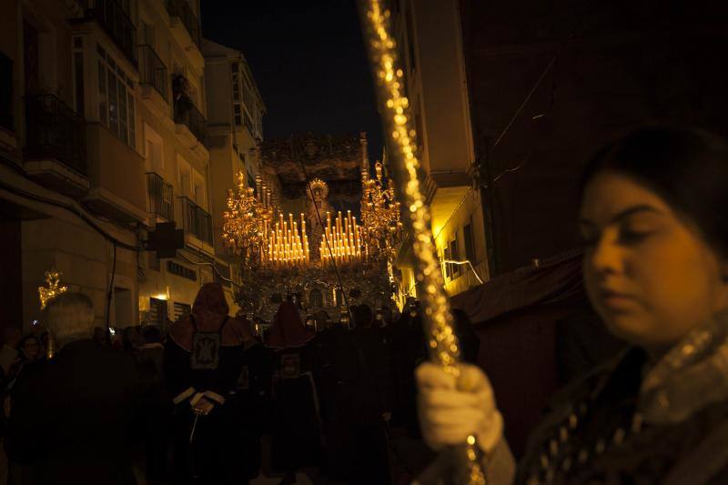 Fotos de los desfiles de Santa Cruz, Cena, Viñeros, Mena, Misericordia, Zamarrilla, Esperanza y Vera Cruz