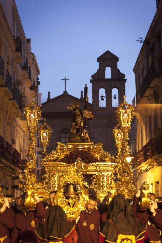 Fotos de los desfiles de Santa Cruz, Cena, Viñeros, Mena, Misericordia, Zamarrilla, Esperanza y Vera Cruz