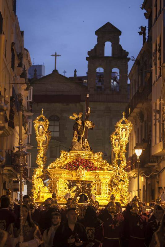 Fotos de los desfiles de Santa Cruz, Cena, Viñeros, Mena, Misericordia, Zamarrilla, Esperanza y Vera Cruz