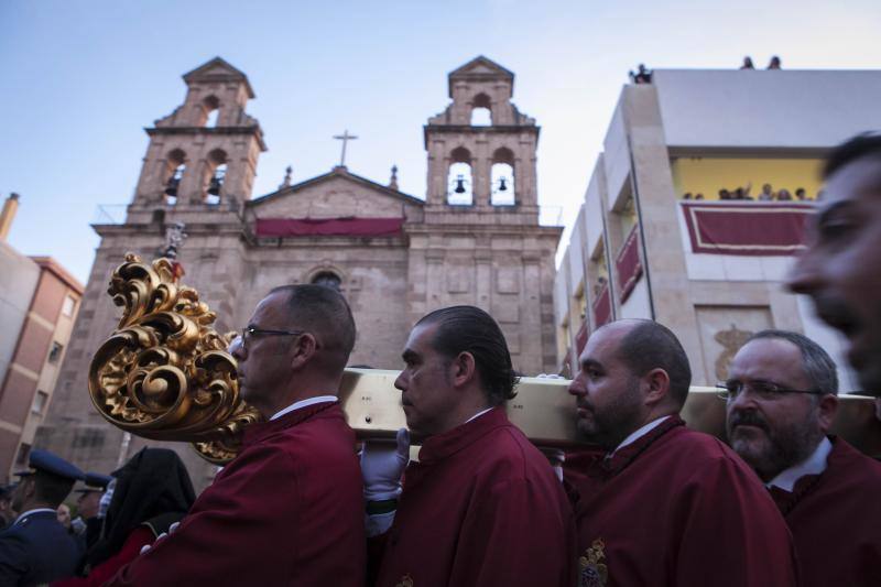 Fotos de los desfiles de Santa Cruz, Cena, Viñeros, Mena, Misericordia, Zamarrilla, Esperanza y Vera Cruz