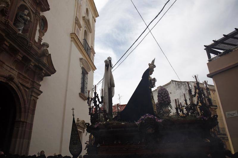 Fotos de los desfiles de Santa Cruz, Cena, Viñeros, Mena, Misericordia, Zamarrilla, Esperanza y Vera Cruz