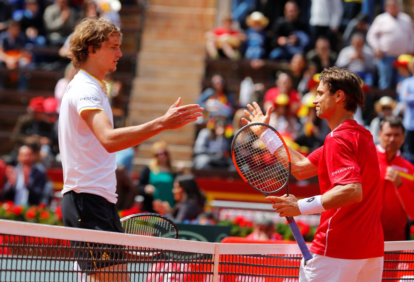 David Ferrer y Alexander Zverev, los protagonistas del primer partido de la eliminatoria de la Copa Davis entre España y Alemania. 
