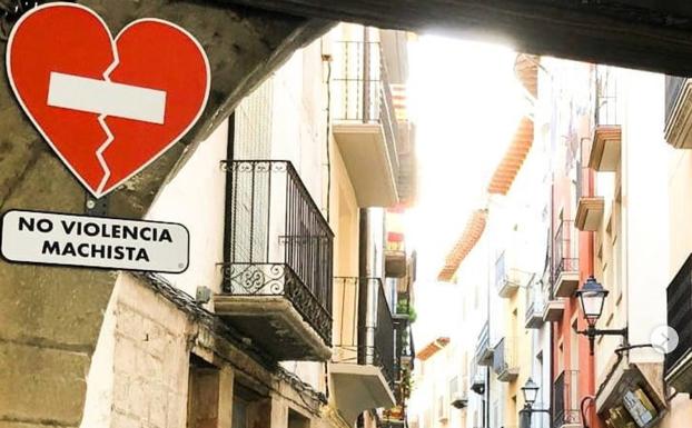 Señal en una calle del municipio de Graus, en Huesca. 