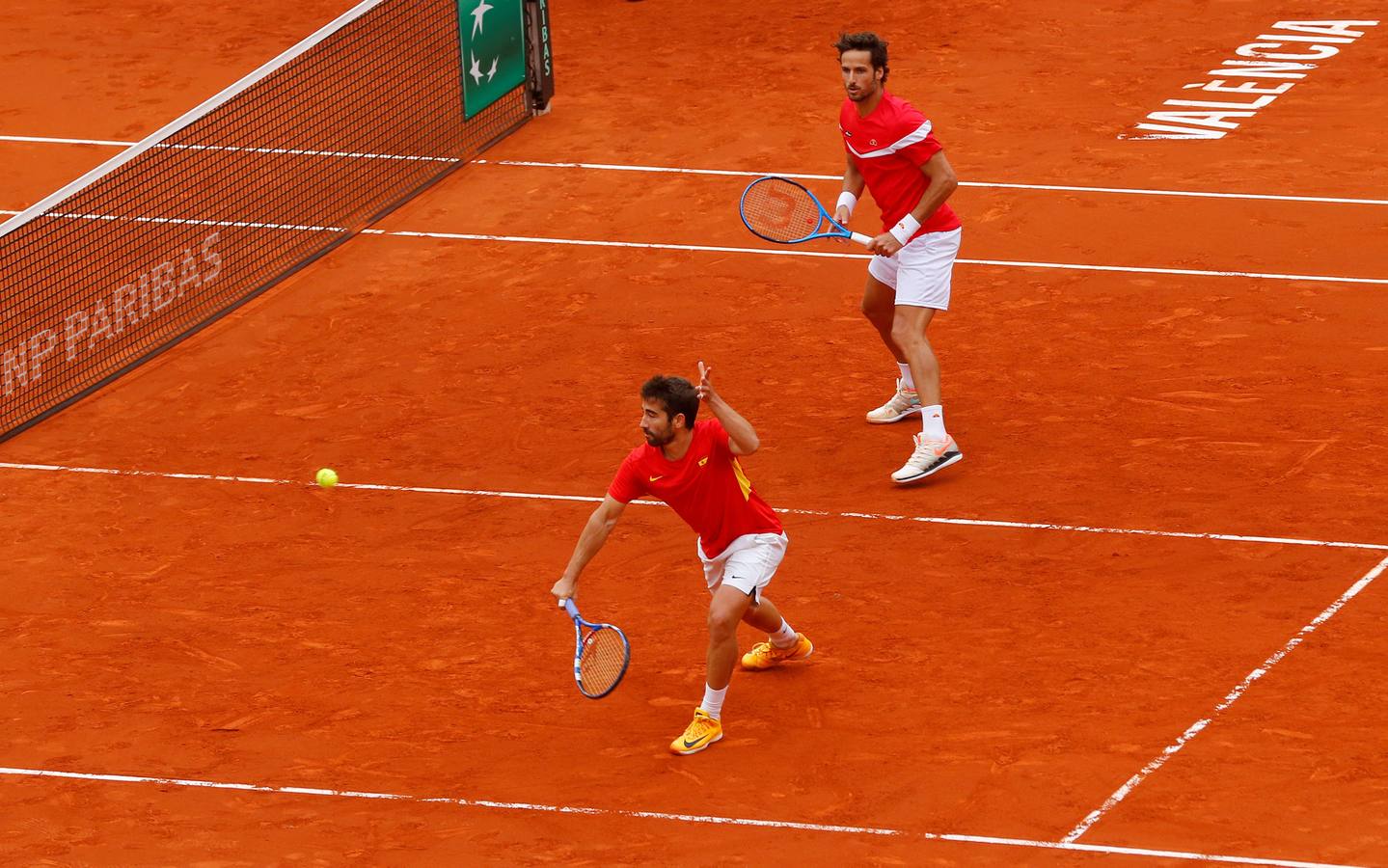 El punto de dobles lo han disputado Feliciano López y Marc López, por parte de España y Jan-Lennard Struff y Tim Puetz, por Alemania. 