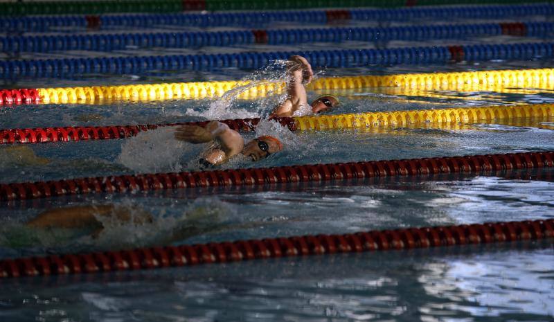 Las instalaciones de Inacua viven estos días una auténtica pasión por la natación, con las gradas llenas y un gran ambiente de compañerismo entre aficionados y clubes en el Campeonato de España.