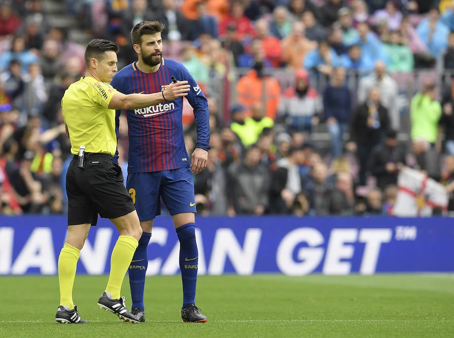 Piqué conversando con Del Cerro Grande. 