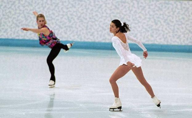 Tonya Harding (izquierda) y Nancy Kerrigan, durante un entrenamiento.