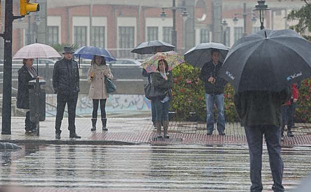 Málaga activa aviso amarillo por tormentas hasta la medianoche de este domingo en la Costa del Sol y el Valle del Guadalhorce