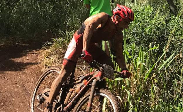 Ruzafa, en un tramo de bicicleta en un triatlón. 