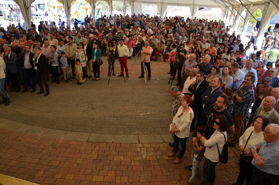 Acoge una fiesta multitudinaria para festejar la distinción de la FAO a un sistema de cultivo tradicional del que viven 2.000 familias de la Axarquía