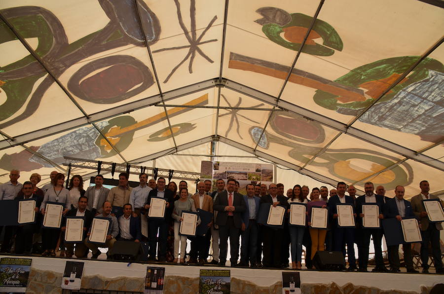 Acoge una fiesta multitudinaria para festejar la distinción de la FAO a un sistema de cultivo tradicional del que viven 2.000 familias de la Axarquía