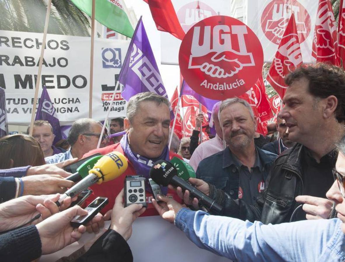 Miles de malagueños participan en la marcha del Día del Trabajo, convocada por CCOO y UGT y apoyada por partidos y colectivos de izquierda