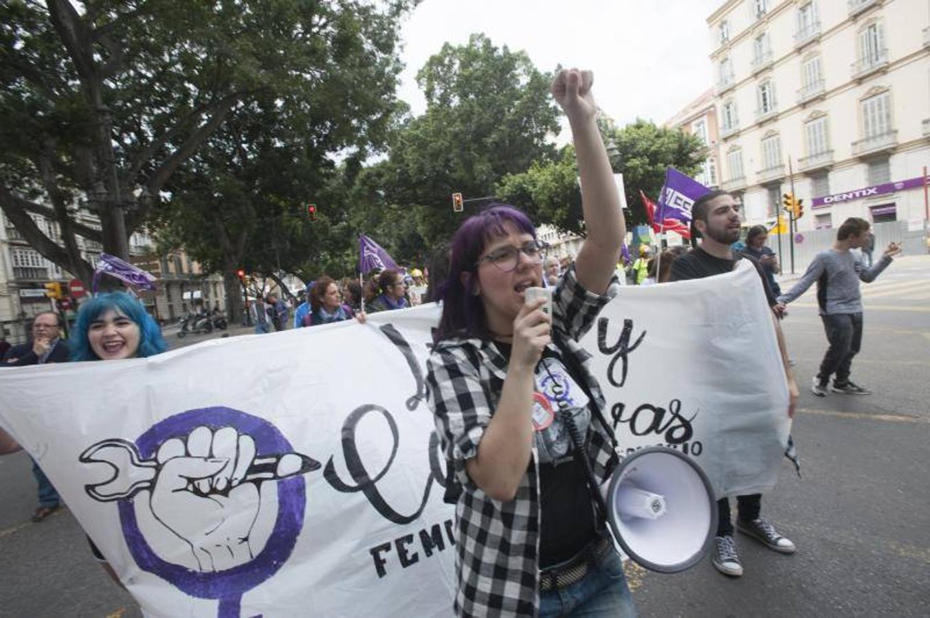 Miles de malagueños participan en la marcha del Día del Trabajo, convocada por CCOO y UGT y apoyada por partidos y colectivos de izquierda