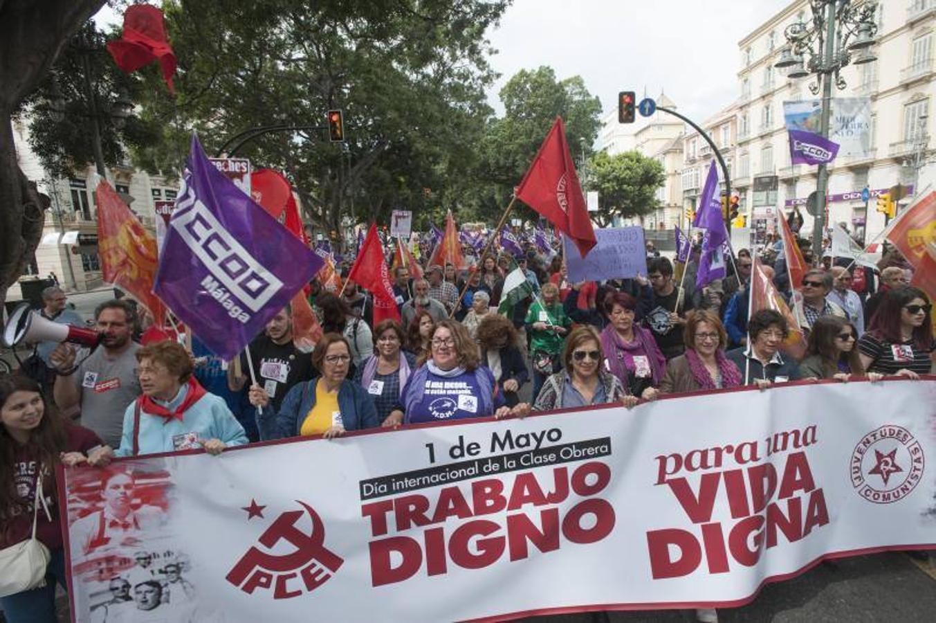 Miles de malagueños participan en la marcha del Día del Trabajo, convocada por CCOO y UGT y apoyada por partidos y colectivos de izquierda