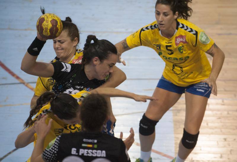 El equipo malagueño de balonmano sigue en la pelea por Europa