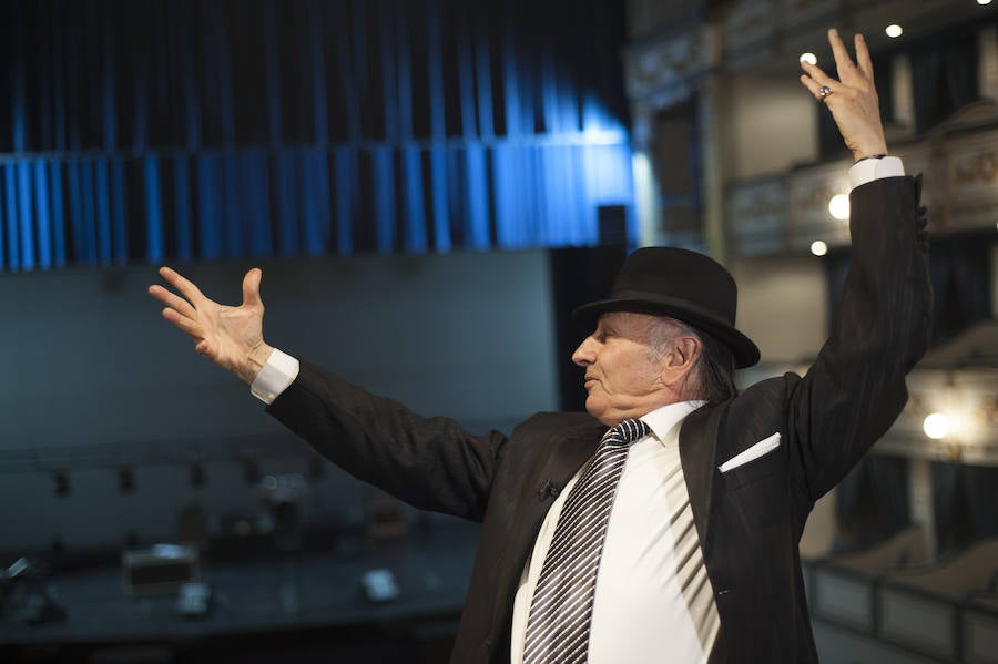 El veterano bailaor deja su impronta en el teatro malagueño antes de recibir un homenaje 