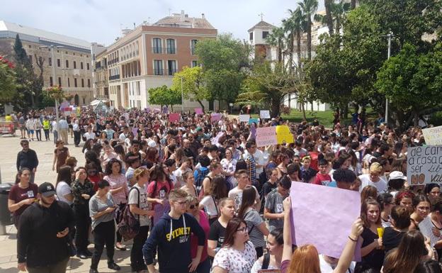 Manifestantes por las calles de la capital.