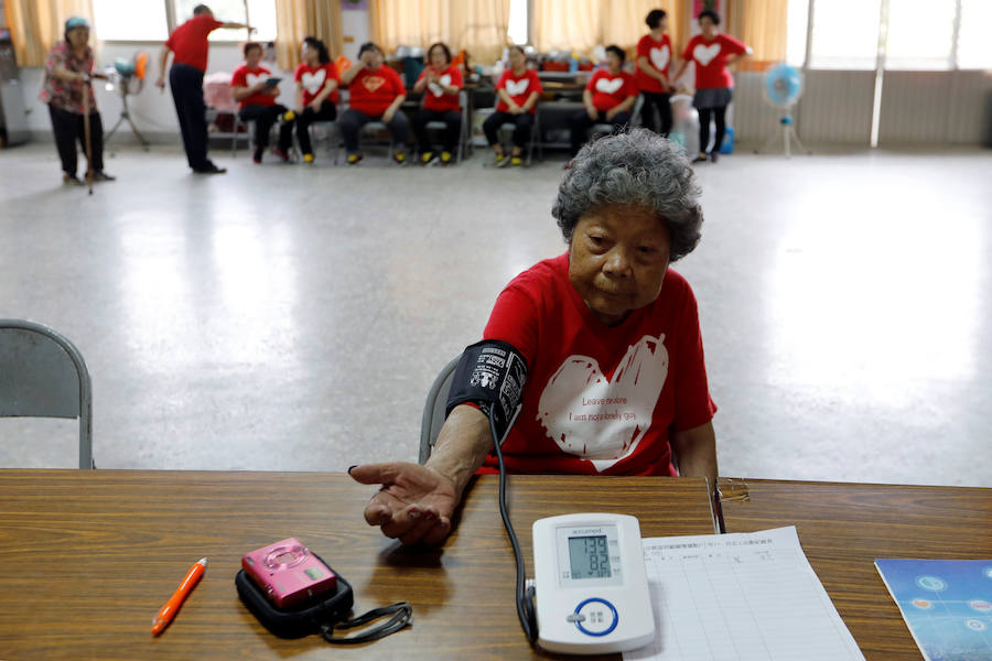 La música no entiende de edad. Y el hip hop menos. Las miembros de Six Carat, algunas ya cerca de los 80 años, no dudan en subirse a un escenario en Taiwán para realizar complicadas coreografías. 