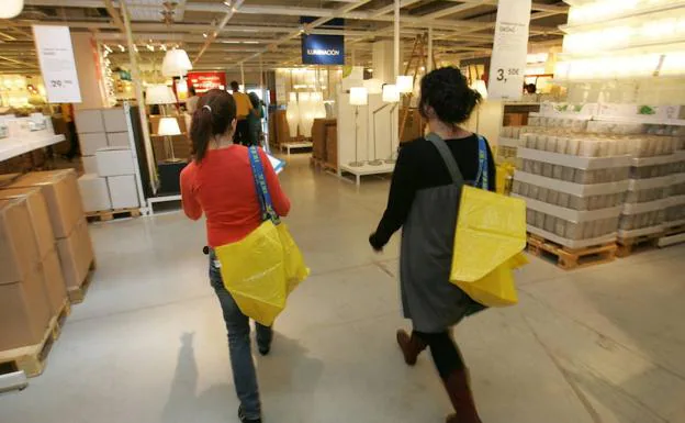 También continúan activas las ofertas de Ikea para su departamento de ventas y de línea de cajas. 