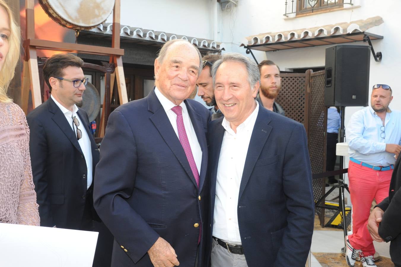 Robert de Niro inaugura junto al chef Nobu y el productor Meir Teper el hotel de lujo de la marca Nobu en Marbella ante numerosos invitados.