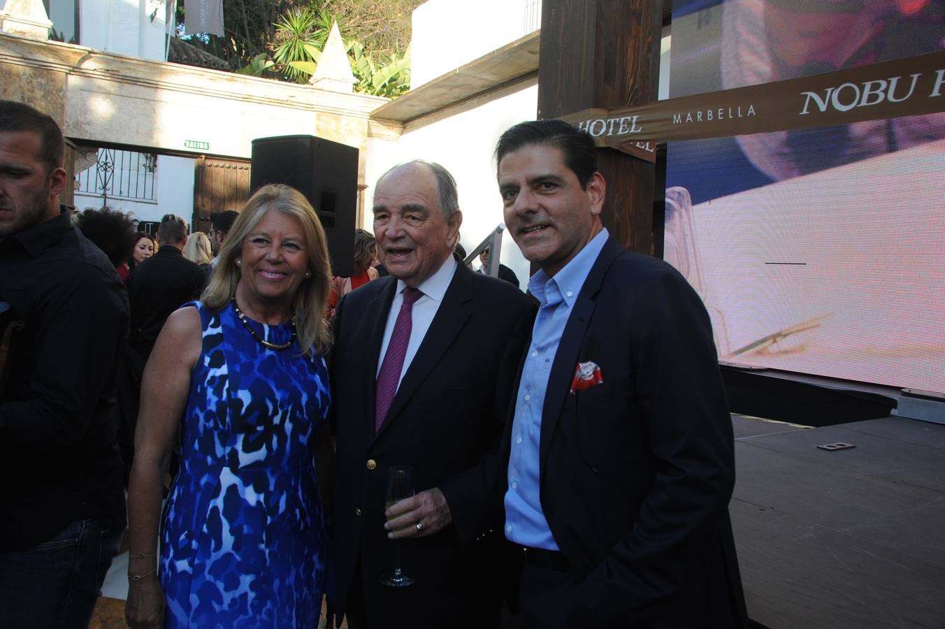 Robert de Niro inaugura junto al chef Nobu y el productor Meir Teper el hotel de lujo de la marca Nobu en Marbella ante numerosos invitados.