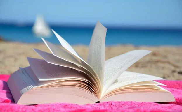 Libros recomendados para los días de playa, sol y arena