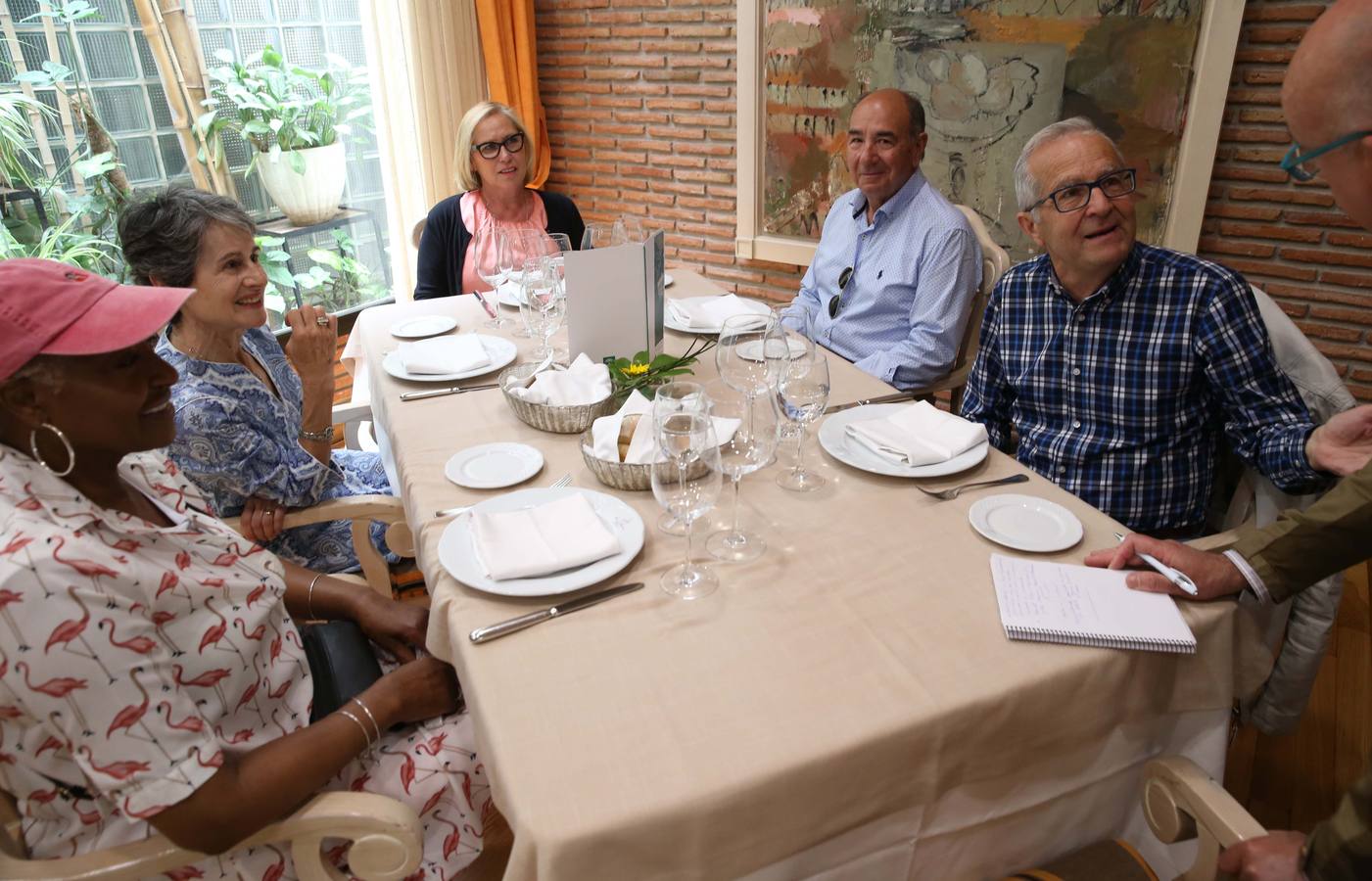 La escuela de hostelería ofrecerán al público la posibilidad de participar en estas actividades formativas, tres días a la semana, de martes a jueves y ofertarán tres tipos de menús de temporada, elaborado por el equipo de formadores del centro