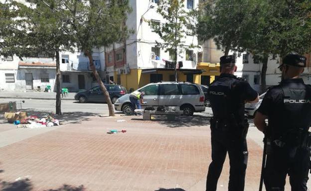 Agentes de la Policía Nacional, en la zona donde ocurrió el tiroteo (archivo). 