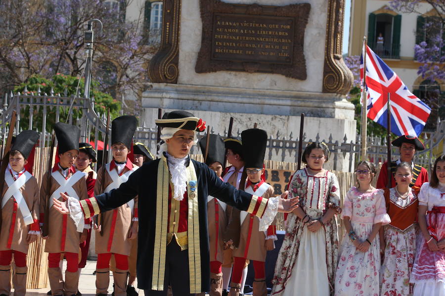 Ochenta escolares han escenificado este martes 237 años después en la capital de la Costa del Sol la batalla de Pensacola (EEUU), en la que el general malagueño Bernardo de Gálvez participó y cuya victoria sobre los británicos fue clave en la posterior independencia de los estadounidenses.