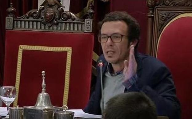 Kichi, durante uno de los plenos en el Ayuntamiento de Cádiz.