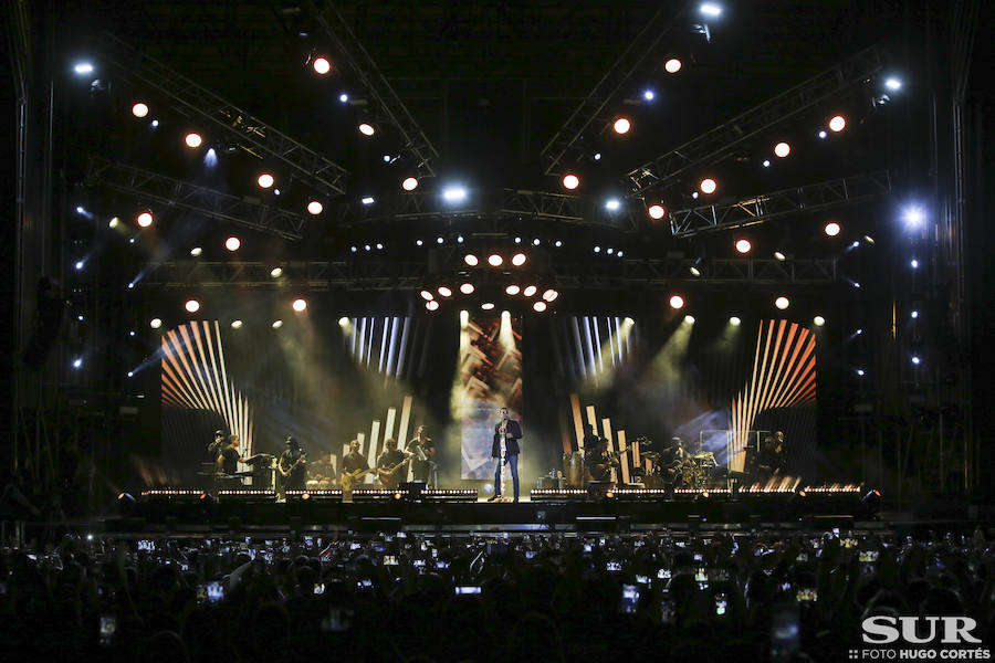 El rey de la bachata convierte el Auditorio Municipal en una gran pista de baile