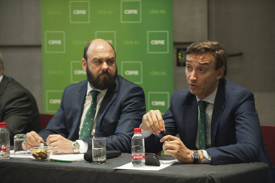 Fernando Corrales y Alberto Larrazábal, de CBRE, ayer en Málaga.