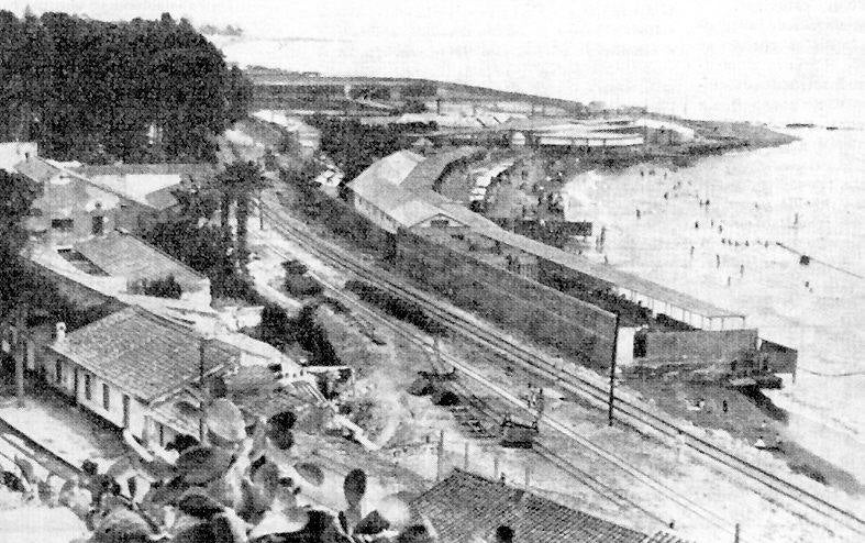 Hasta la inauguración del Balneario de los Baños del Carmen, en 1918 siguiendo el concepto de Santander o San Sebastián, hombres y mujeres se bañaban por separado, en albercas de agua templada y en espacios cerrados