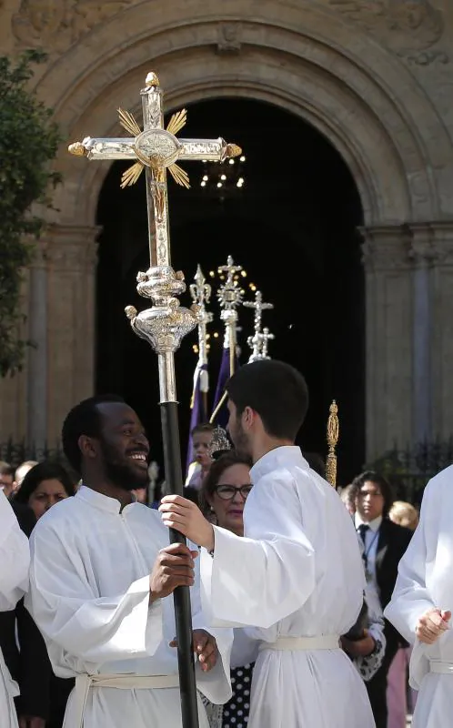 La procesión volvió a celebrarse en horario matutino y estrenó recorrido