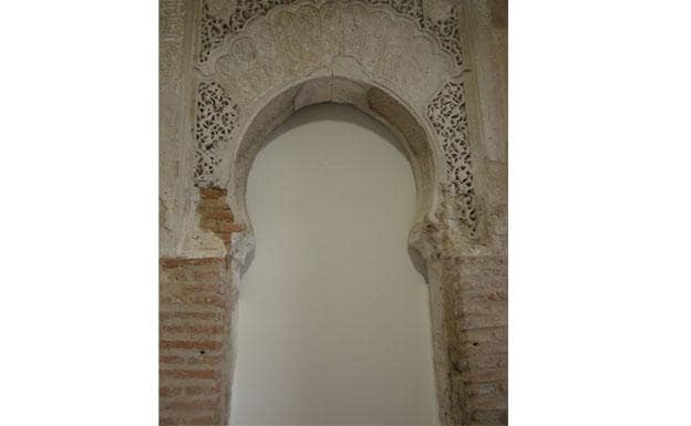 6. El Arco del Mihrab se puede ver en el interior de la oficina de turismo de Vélez-Málaga.